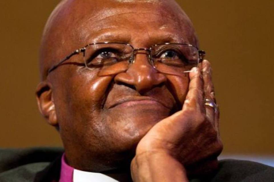 Archbishop Desmond Tutu dies at 90