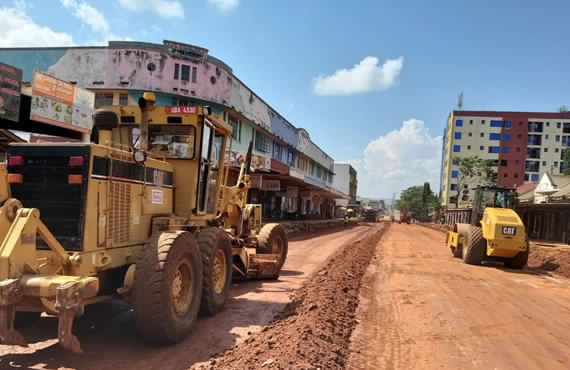 Stirling Civil Engineering Limited ongoing road works in Jinja City. Courtesy photo.