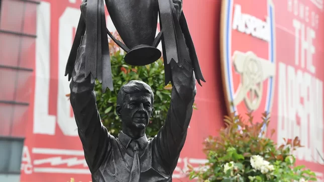 statue