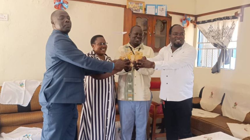 Akalo Comprehensive Schools director donates shs3m for ‘Won Nyaci Run 2026’
